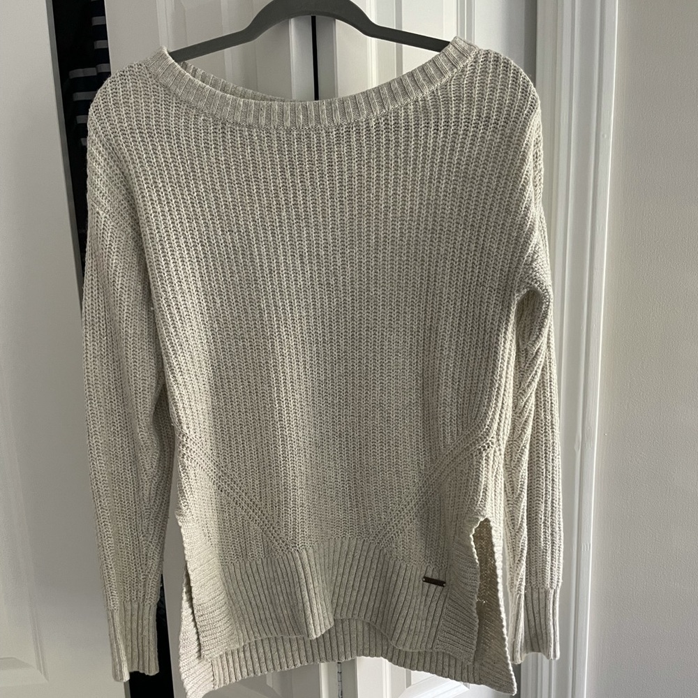 TOMs sweater